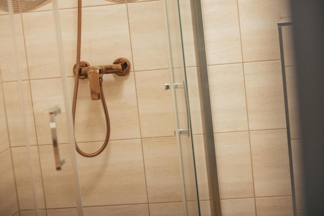 Apartamenty Grand Tatry - Sauna I Jacuzzi Wliczone W Cene Pobytu - 10 Minut Pieszo Od Term Bania Białka Tatrzańska Exterior foto